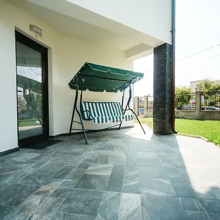 Gazde/Camere de închiriat Casa Erty